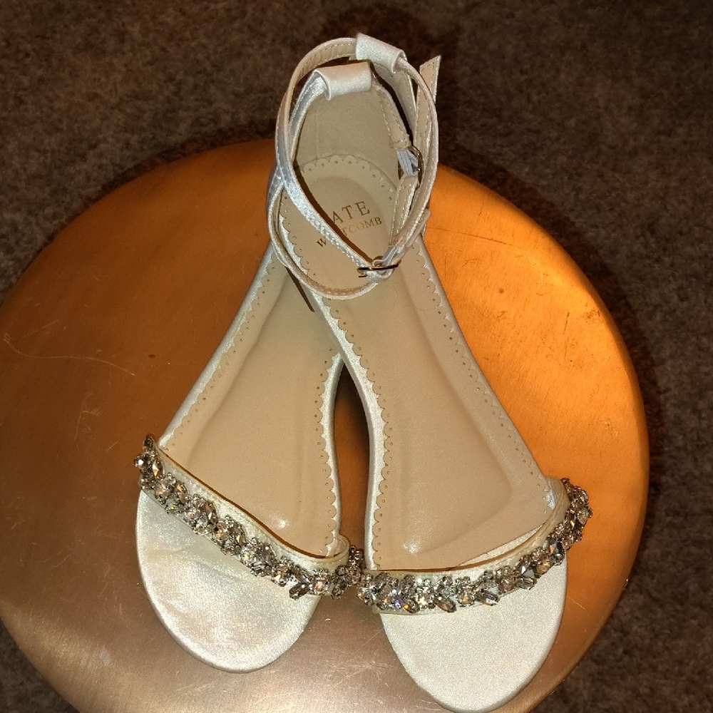 Kate Whitcomb Ivory Sandals with rhinestone Accents 8